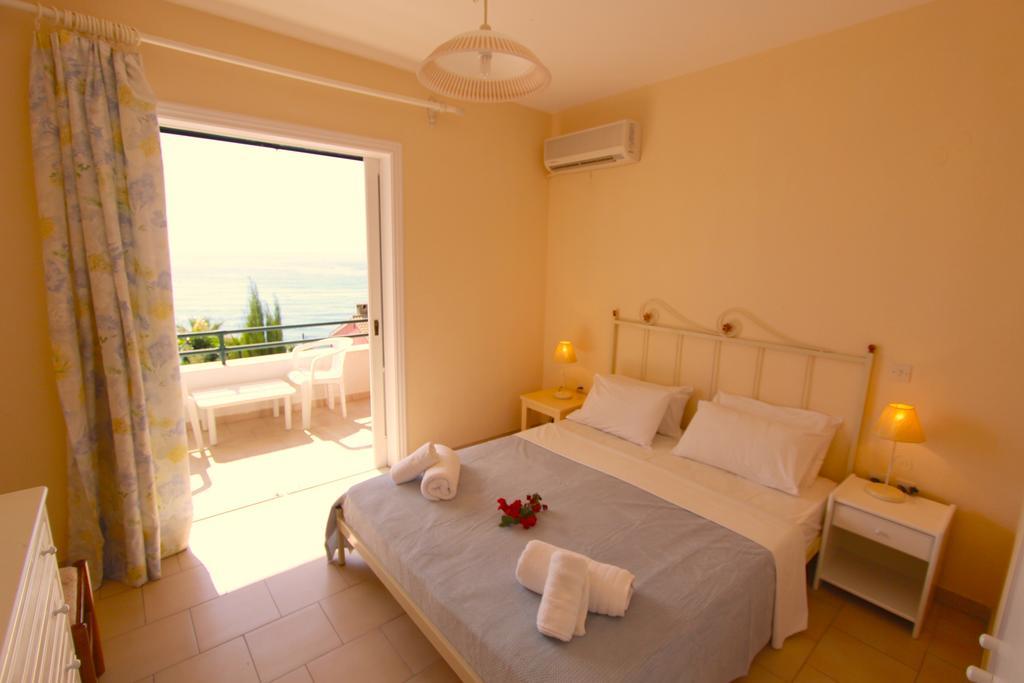 Corfu Glyfada Menigos Beach Apartments מראה חיצוני תמונה