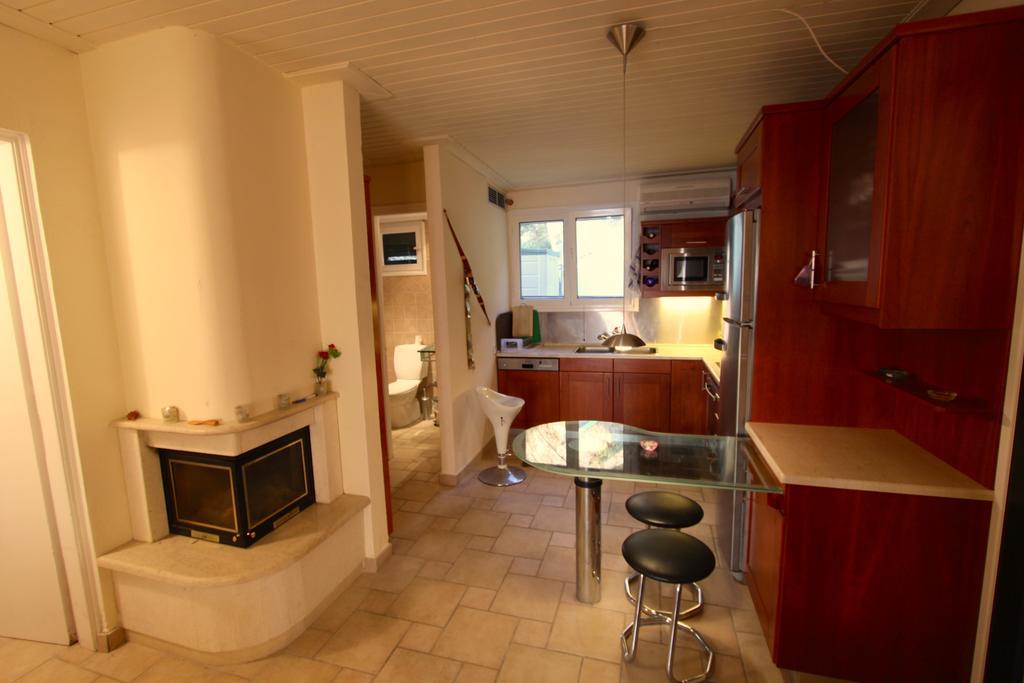 Corfu Glyfada Menigos Beach Apartments מראה חיצוני תמונה
