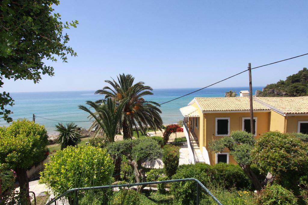 Corfu Glyfada Menigos Beach Apartments מראה חיצוני תמונה