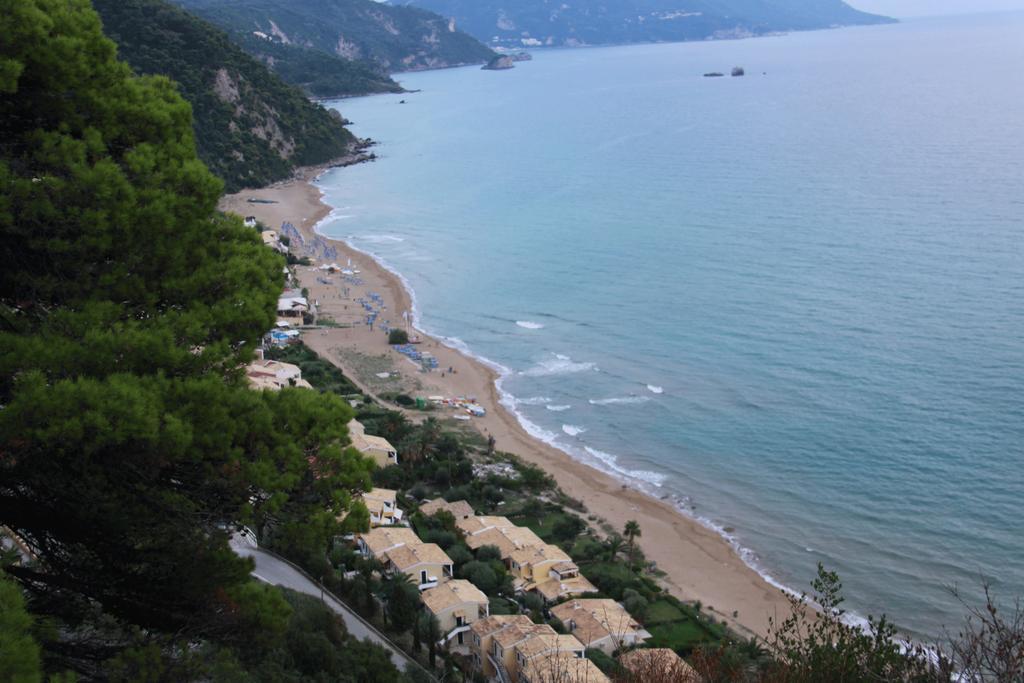 Corfu Glyfada Menigos Beach Apartments מראה חיצוני תמונה