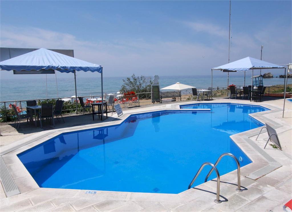 Corfu Glyfada Menigos Beach Apartments מראה חיצוני תמונה