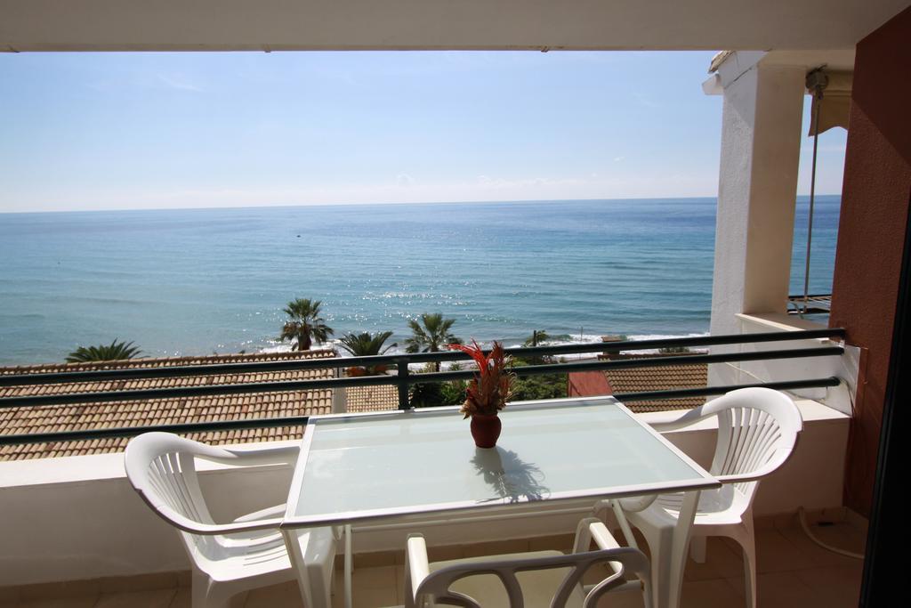 Corfu Glyfada Menigos Beach Apartments מראה חיצוני תמונה
