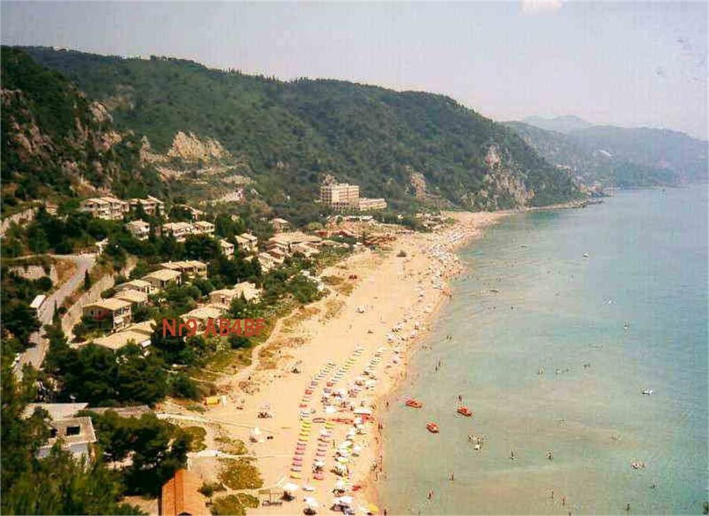 Corfu Glyfada Menigos Beach Apartments מראה חיצוני תמונה