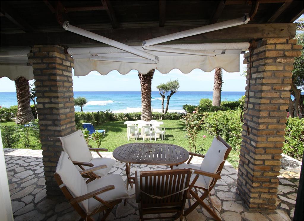 Corfu Glyfada Menigos Beach Apartments מראה חיצוני תמונה