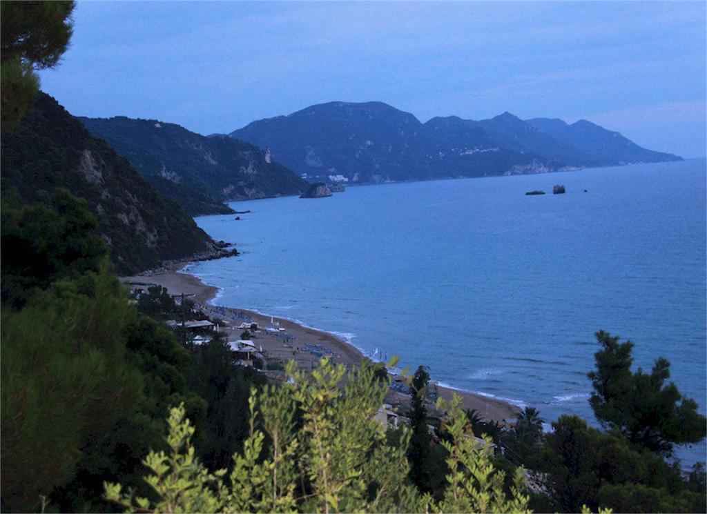 Corfu Glyfada Menigos Beach Apartments מראה חיצוני תמונה