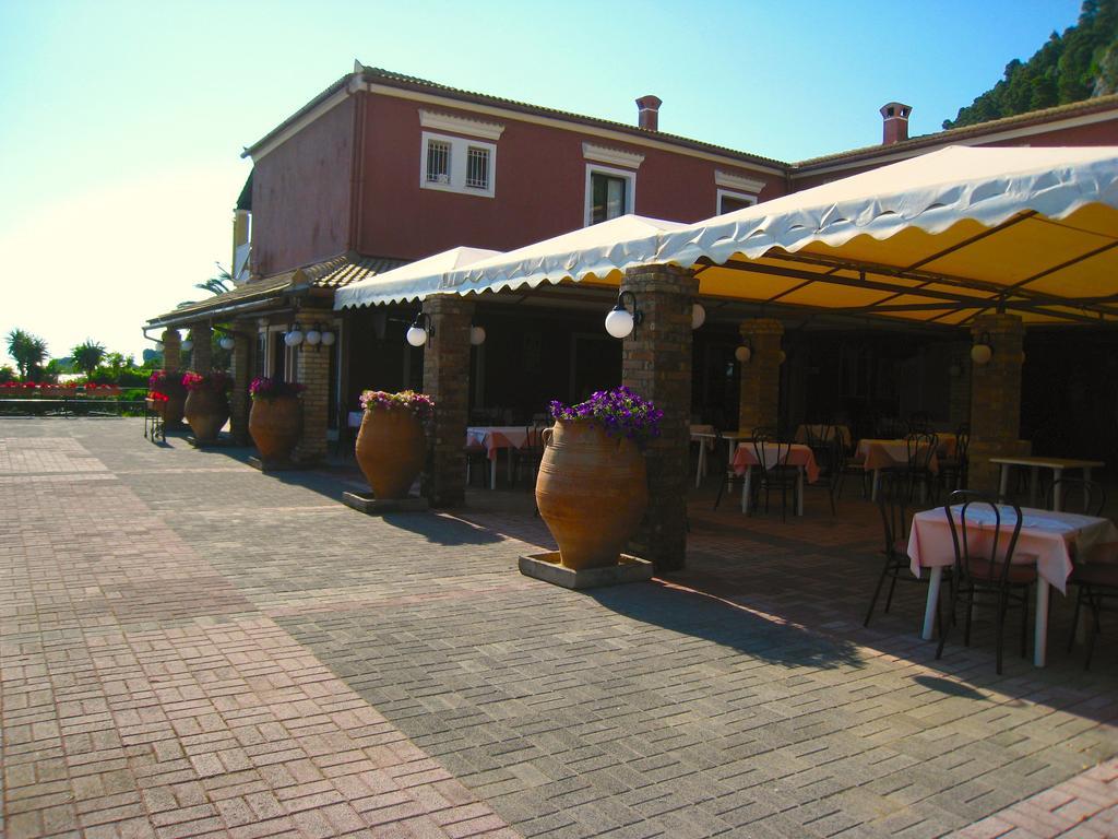 Corfu Glyfada Menigos Beach Apartments מראה חיצוני תמונה