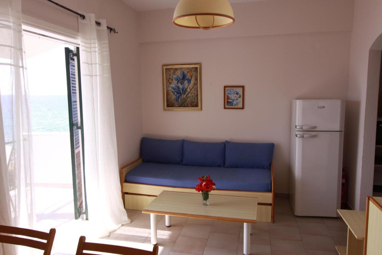Corfu Glyfada Menigos Beach Apartments מראה חיצוני תמונה