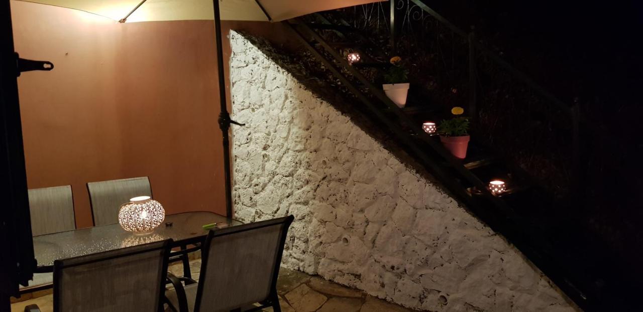 Corfu Glyfada Menigos Beach Apartments מראה חיצוני תמונה