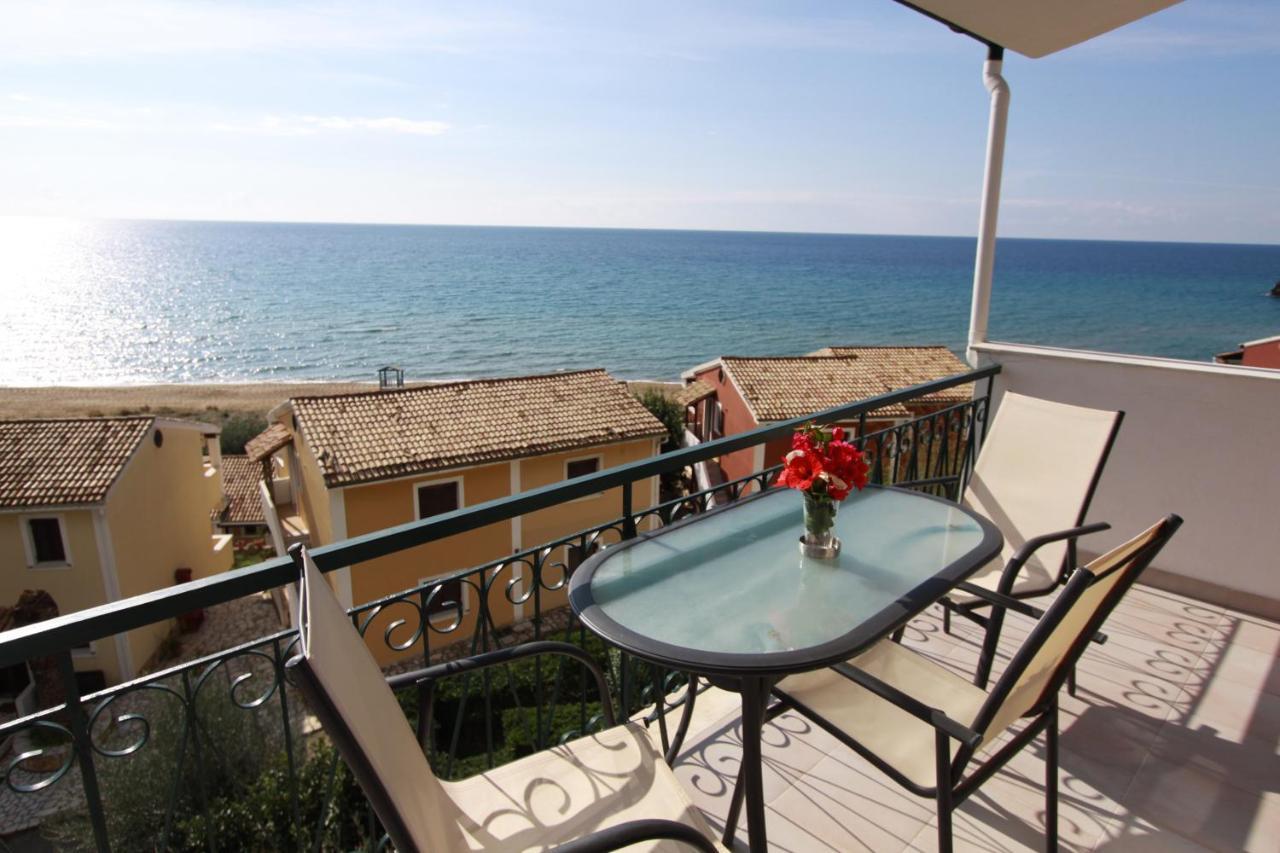 Corfu Glyfada Menigos Beach Apartments מראה חיצוני תמונה
