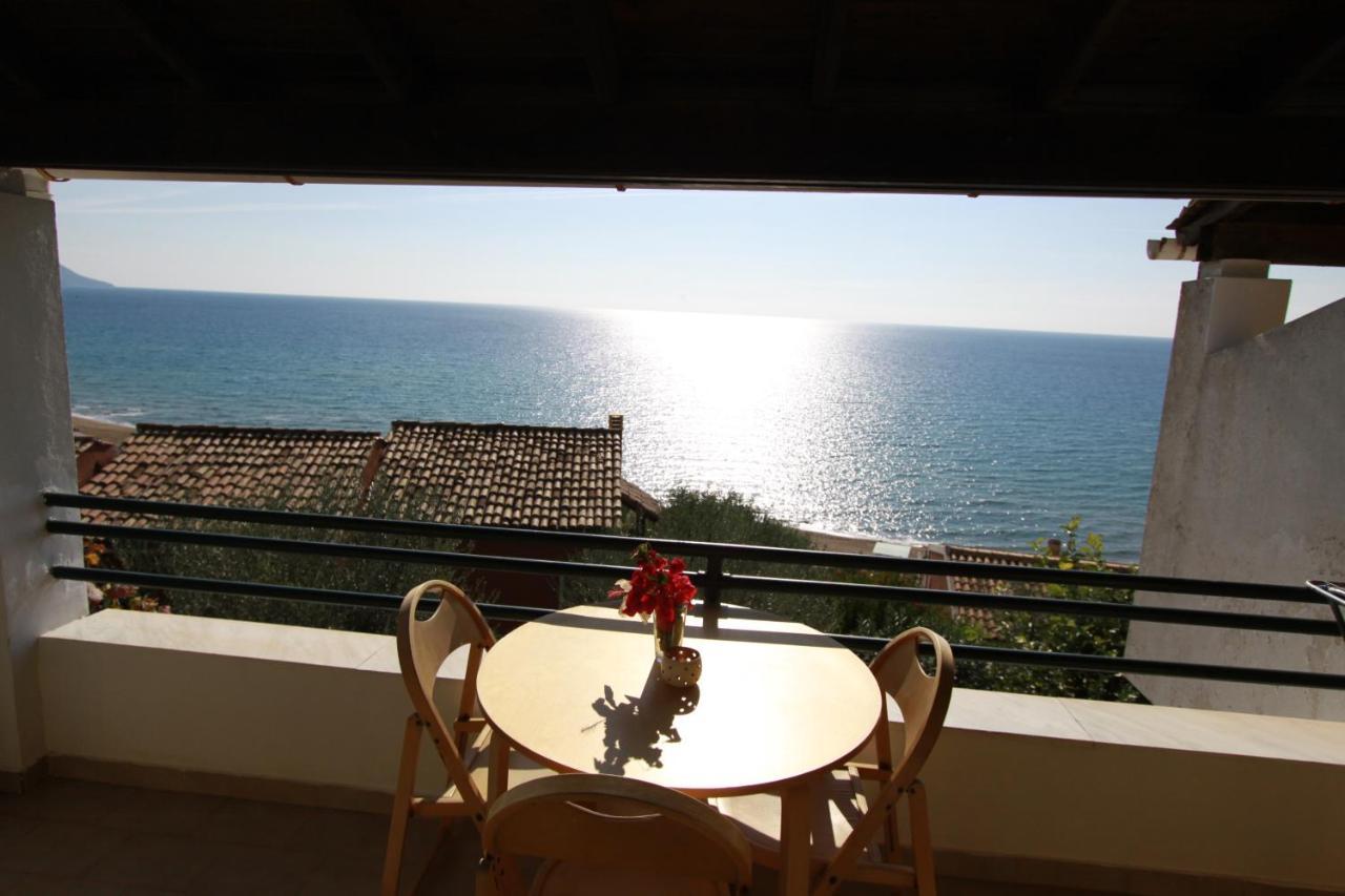 Corfu Glyfada Menigos Beach Apartments מראה חיצוני תמונה