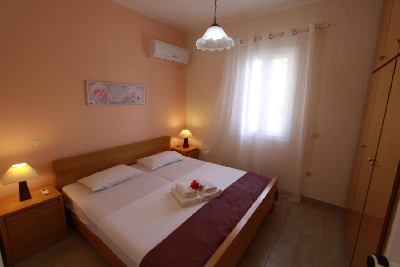 Corfu Glyfada Menigos Beach Apartments מראה חיצוני תמונה