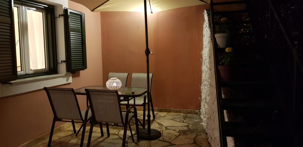Corfu Glyfada Menigos Beach Apartments מראה חיצוני תמונה