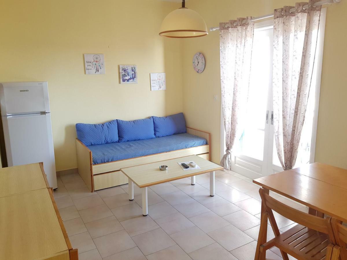 Corfu Glyfada Menigos Beach Apartments מראה חיצוני תמונה