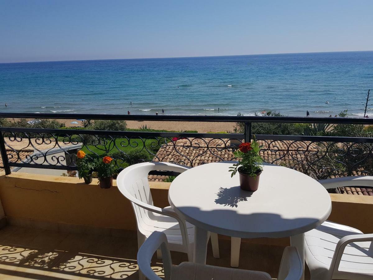 Corfu Glyfada Menigos Beach Apartments מראה חיצוני תמונה